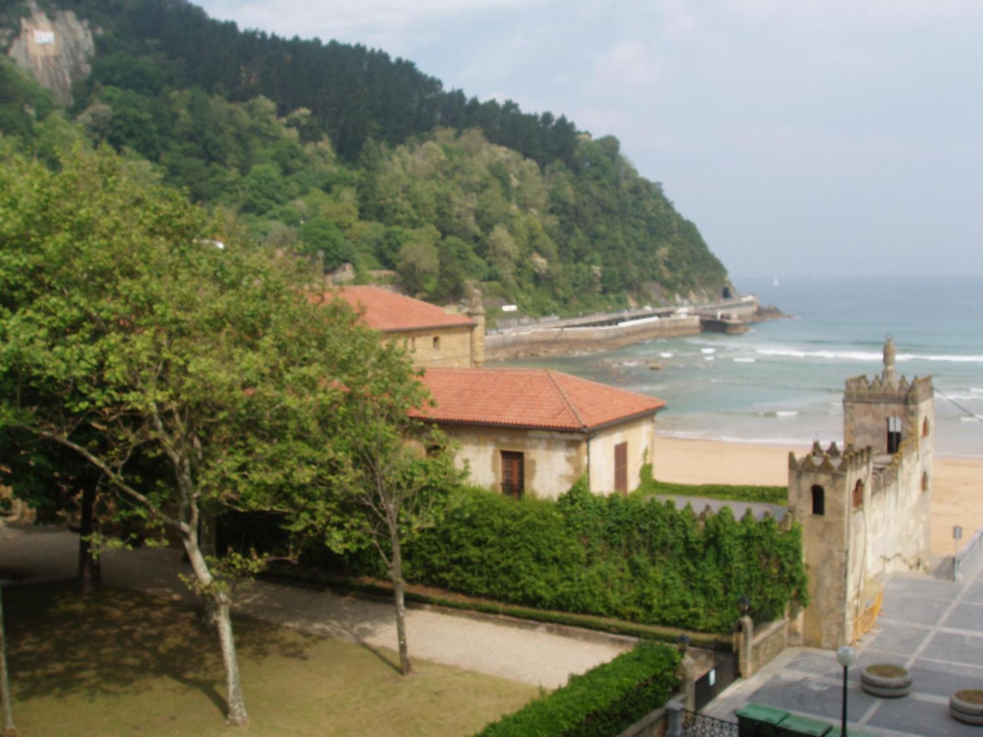 Pension Ipar Zarautz Buitenkant foto